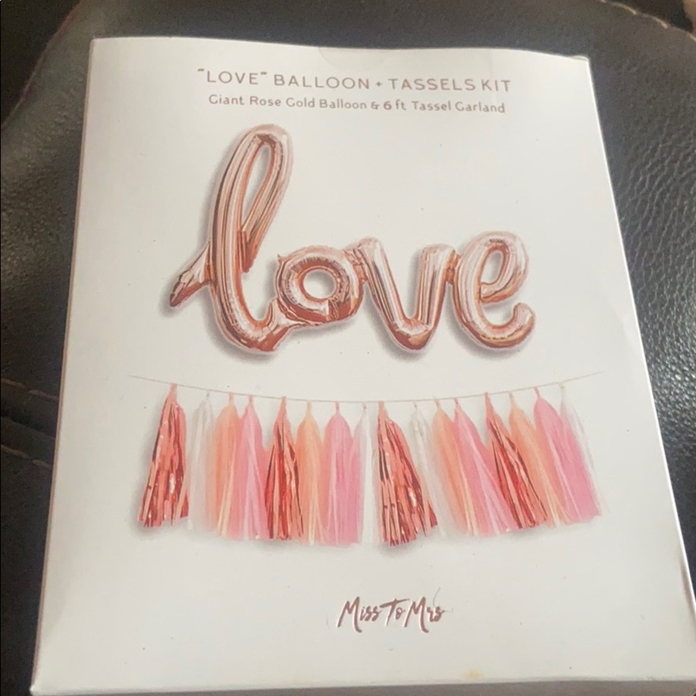 Love Balloon and Tassels Kit